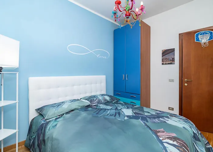 Into The Blu With Private Parking! Apartman